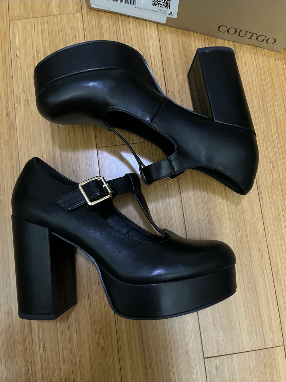 Black T-Strap Platform Pumps - Picture 9 of 11